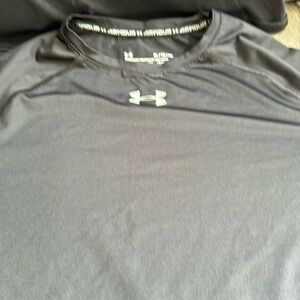 Black under armor shirt
